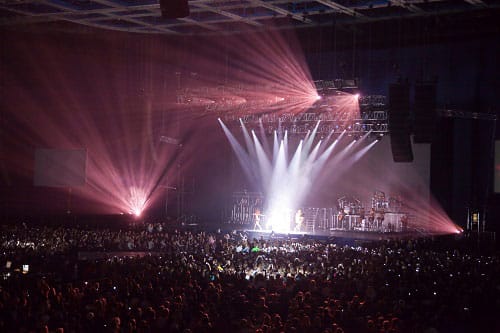 Indoor concerts with impressive lighting
